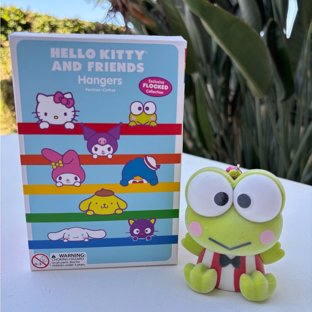 🌈 Hello Kitty and Friends Flocked Surprise Keychain 🌈